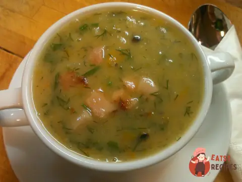 Гороховий суп з копченими ребрами та беконом