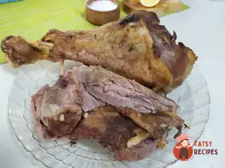 Запечена індича гомілка