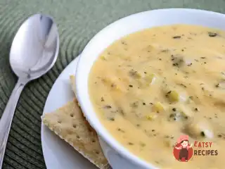 Брокколі з вершками та пармезаном