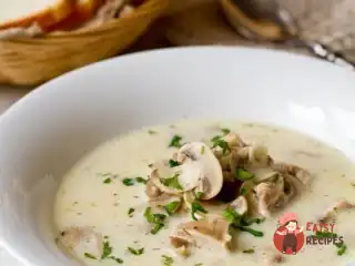 Грибний суп з куркою та гарбузом