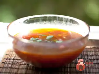 Пряний суп з нутом та копченою паприкою