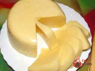 Домашній сир із часником та кропом