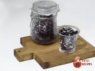 Сухе варення із чорноплідної горобини