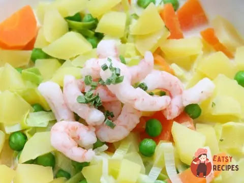 Салат із креветок з овочами
