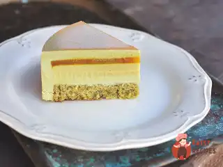 Мусовий торт "Матча - маракуя"