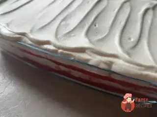 Ванільно-полуничний торт