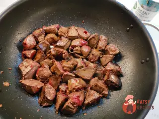 Крок 6: Яловичина з цибулею