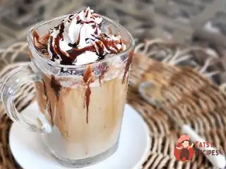 Холодний кавовий напій фраппучіно (Frappuccino)