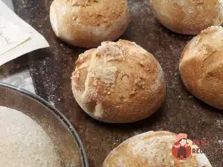 Пшенично-цільнозернові булочки