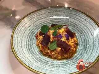 Яєчня з бастурмою