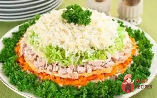 Листковий Курячий Салат З Печерицями Та Цибулею-Пореєм