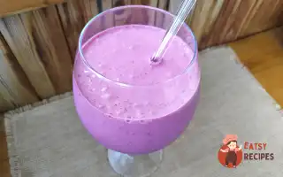 Молочний Коктейль Із Чорною Смородиною
