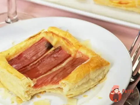 Креманки з ревенем