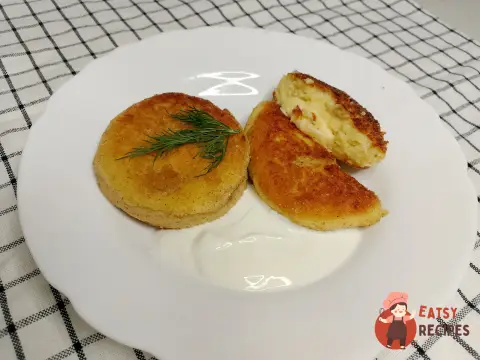 Картопляні зрази з сиром