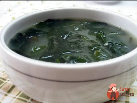 Суп із морських водоростей (Мієкгук)