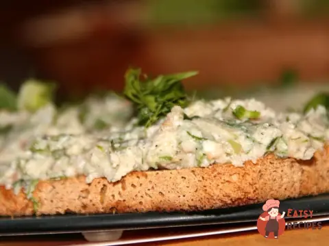 Закуска з оселедця з сиром