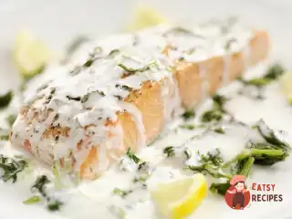 Лосось у конверті з соусом