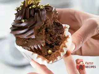 Шоколадний капкейк із кремом ганаш