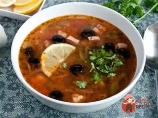Солянка з яловичиною та язиком