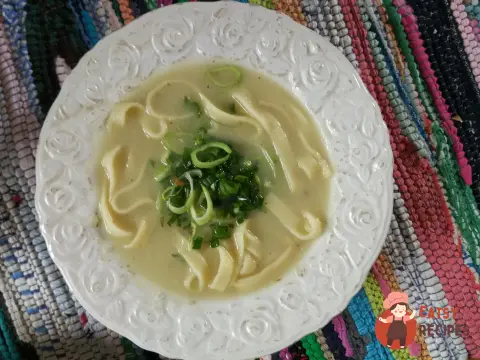 Цибульний суп з броколі