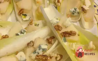 Салат З Рокфором, Грушами, Цикорієм Та Олією Волоського Горіха