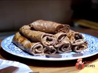 Шоколадні млинці з шоколадною начинкою