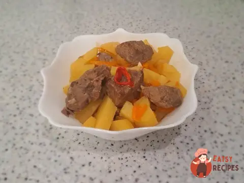 Тушкована картопля з яловичиною