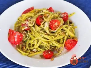 Спагетті з помідорами чері та ароматною олією