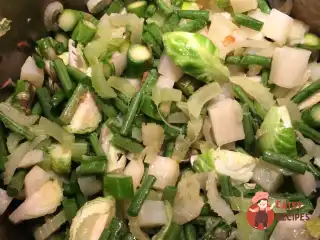 Весняний мінестроні від Джеймі Олівера