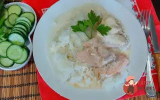 Сьомга у сметанному соусі