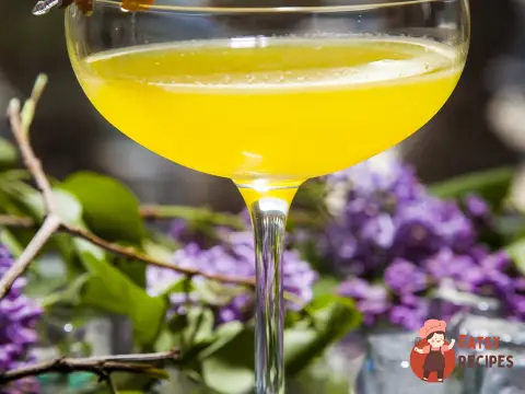 Коктейль "Літні нюанси" від шеф-бармена Mercedes bar Артема Аверіна
