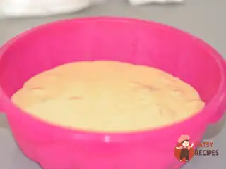 Пиріг з яблуками та згущеним молоком