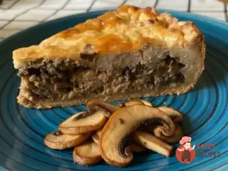 Пиріг із куркою та грибами в духовці