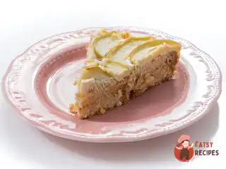 Сирна запіканка з курагою, яблуками та бриошею