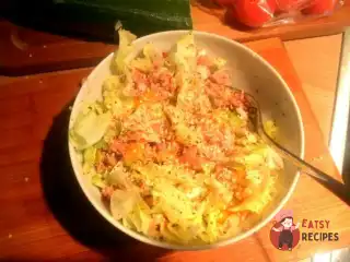 Салат з тунцем та кунжутом