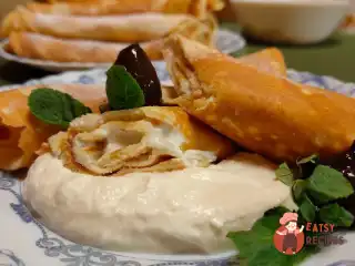 Вафельні трубочки з сирною начинкою