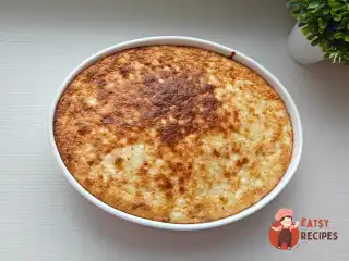 Сирна запіканка з яблуком і корицею