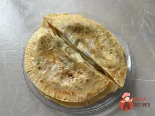 Хичини з сиром і зеленню