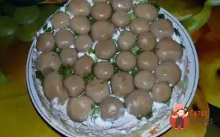 Листковий Грибний Салат З Куркою Та Картоплею