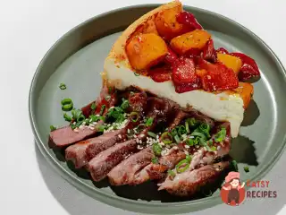 Солоний сирний пиріг із ростбіфом