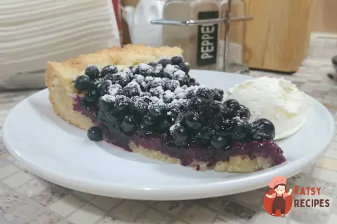 Савойський пиріг з чорницею