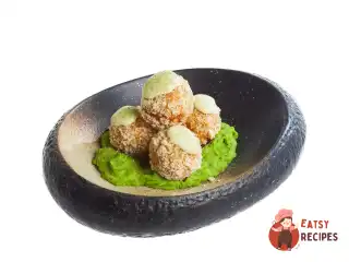 Аранчіні з трьома сирами та зеленим горошком