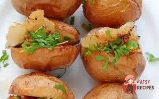 Печену Картоплю З Салатом І Прошутто