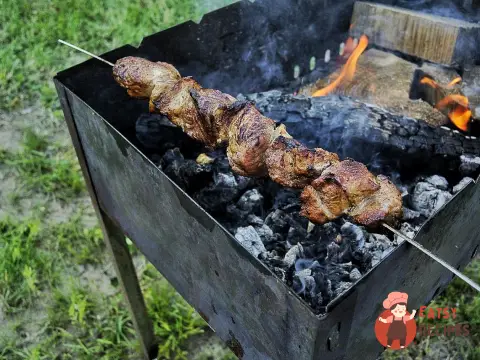 Цибулевий маринад для шашлику зі свинячої шиї