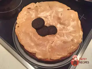 Яблучний торт з безе