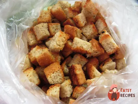 Часникові крутони