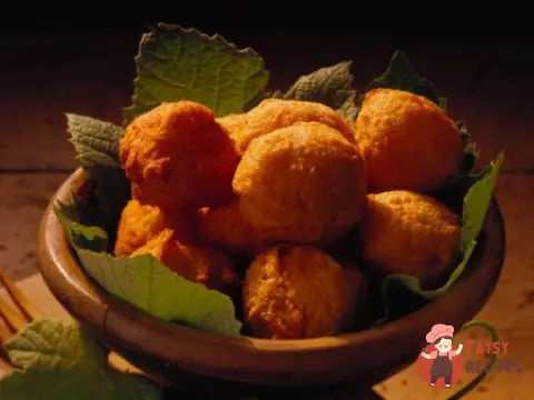 Кульки з крабового м'яса, рису та яйця з сиром