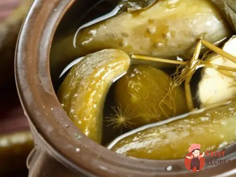 Мариновані огірки з горілкою