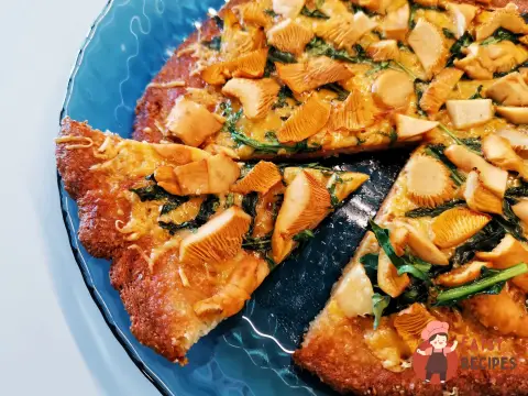 Кето-піца з лисичками