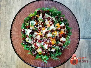 Салат із яєць із в'яленими томатами